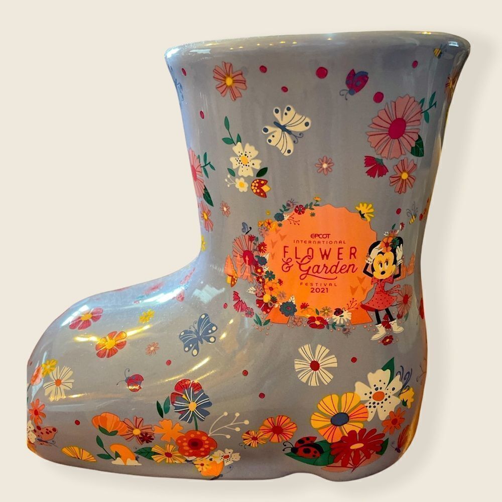 NWT Disney Epcot Minnie Vase
